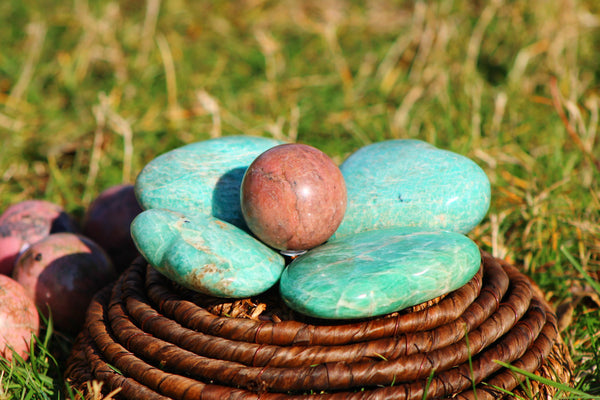 Rhodonite Mini Sphere - skydiamondhealingcrystals